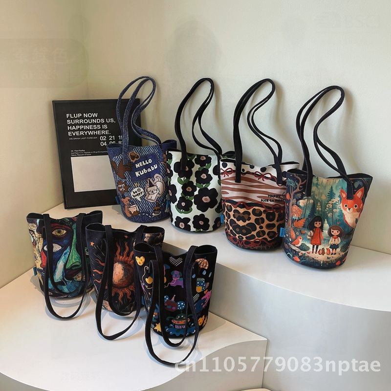 Interior Design Illustration - Leopard Print Illustration Stitching Bucket Bag